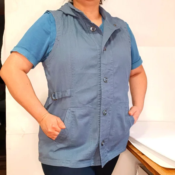 Hooded vest, Maurices size XL, new without tag. - Picture 4 of 17